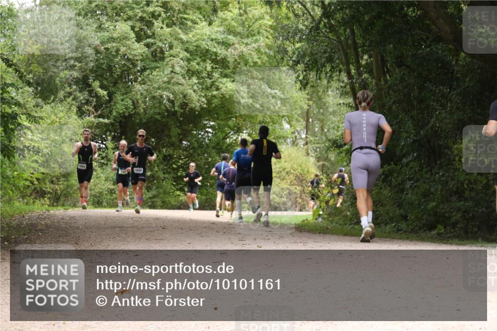 30.08.2026 - Elbe Triathlon Hamburg Antke Förster http://msf.ph/oto/10101161 30.08.2026 11:16:28 Laufen 1898, 1048, 766 meine-sportfotos.de