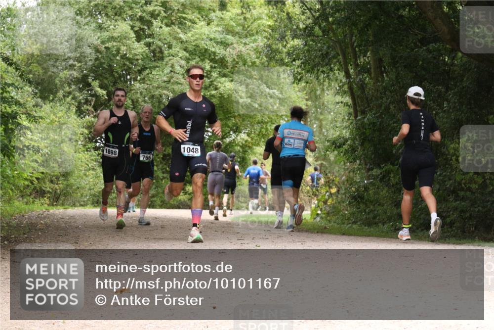 30.08.2026 - Elbe Triathlon Hamburg Antke Förster http://msf.ph/oto/10101167 30.08.2026 11:16:33 Laufen 1898, 766, 1048 meine-sportfotos.de