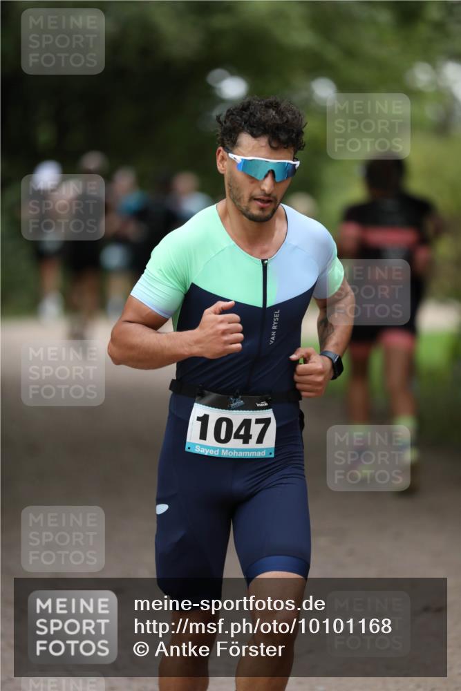 30.08.2026 - Elbe Triathlon Hamburg Antke Förster http://msf.ph/oto/10101168 30.08.2026 11:13:16 Laufen 1047 meine-sportfotos.de