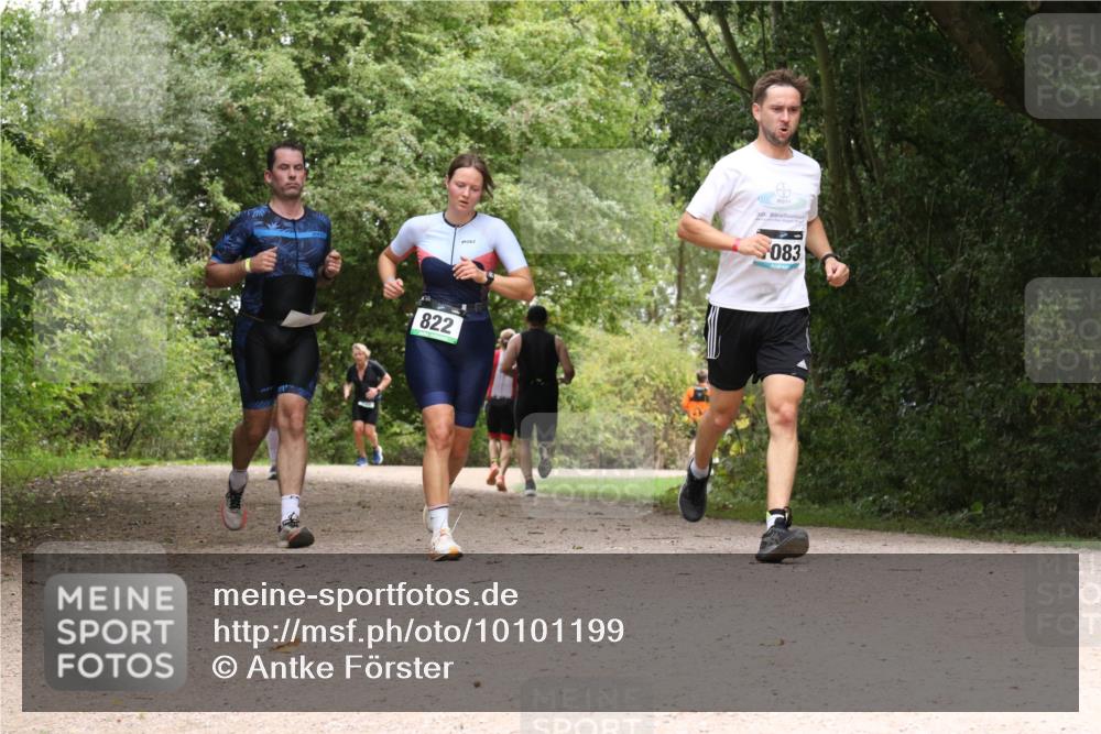 30.08.2026 - Elbe Triathlon Hamburg Antke Förster http://msf.ph/oto/10101199 30.08.2026 11:16:50 Laufen 822, 2011, 30, 083 meine-sportfotos.de