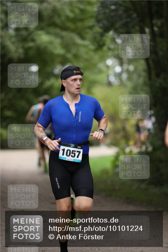 30.08.2026 - Elbe Triathlon Hamburg Antke Förster http://msf.ph/oto/10101224 30.08.2026 11:13:44 Laufen 1057 meine-sportfotos.de