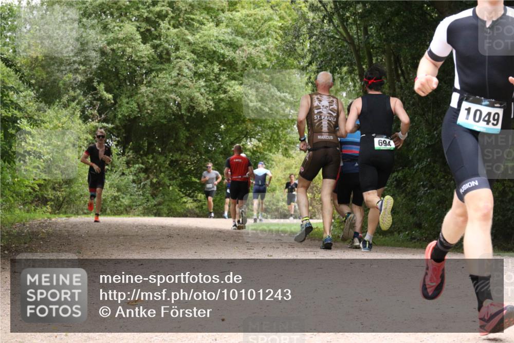 30.08.2026 - Elbe Triathlon Hamburg Antke Förster http://msf.ph/oto/10101243 30.08.2026 11:17:10 Laufen 694, 1049 meine-sportfotos.de