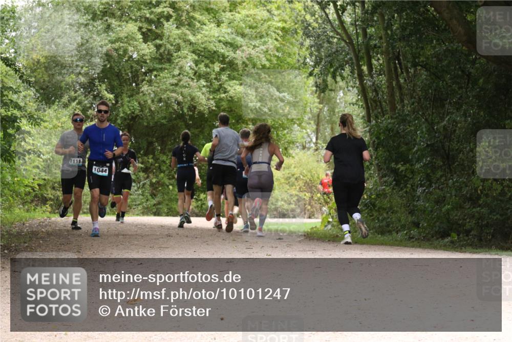 30.08.2026 - Elbe Triathlon Hamburg Antke Förster http://msf.ph/oto/10101247 30.08.2026 11:17:18 Laufen 1111, 1044 meine-sportfotos.de