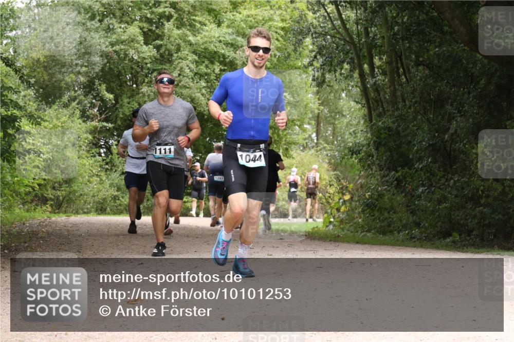 30.08.2026 - Elbe Triathlon Hamburg Antke Förster http://msf.ph/oto/10101253 30.08.2026 11:17:20 Laufen 1111, 1287, 1044 meine-sportfotos.de