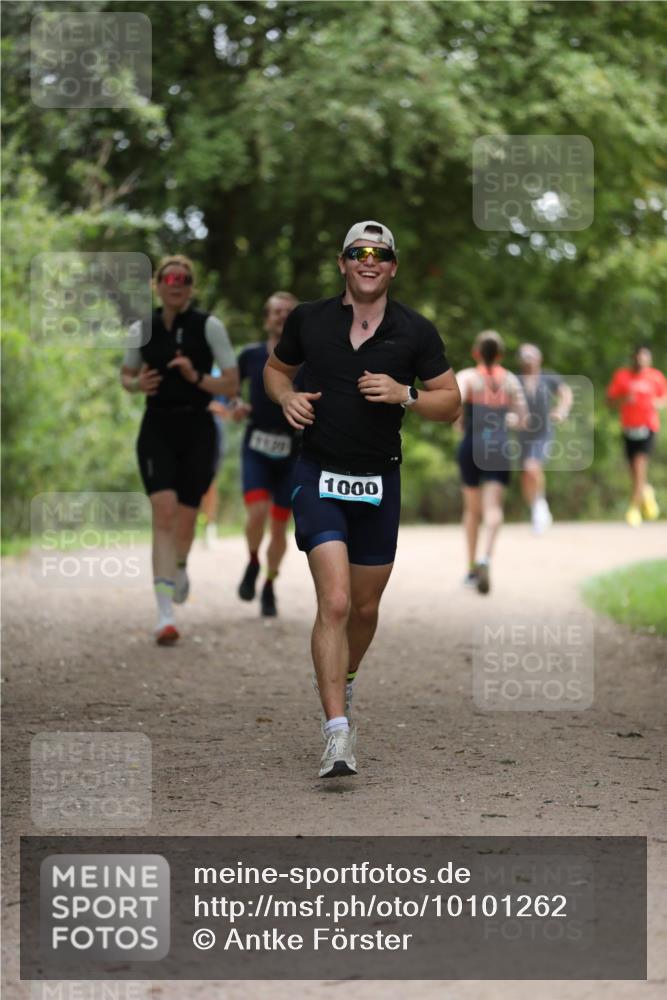 30.08.2026 - Elbe Triathlon Hamburg Antke Förster http://msf.ph/oto/10101262 30.08.2026 11:14:16 Laufen 1000 meine-sportfotos.de