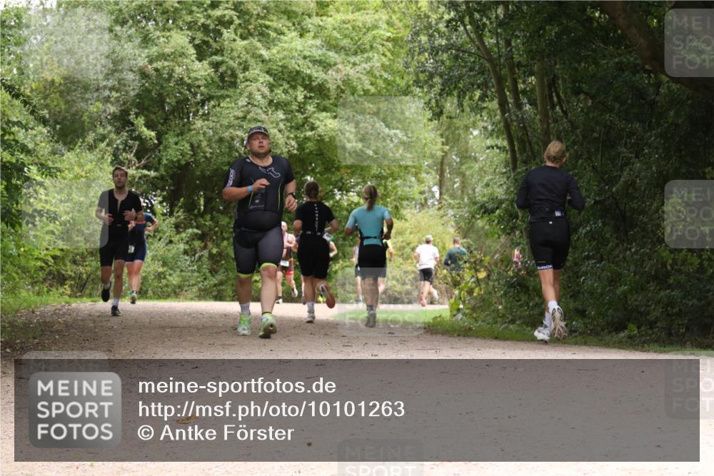 30.08.2026 - Elbe Triathlon Hamburg Antke Förster http://msf.ph/oto/10101263 30.08.2026 11:17:37 Laufen  meine-sportfotos.de