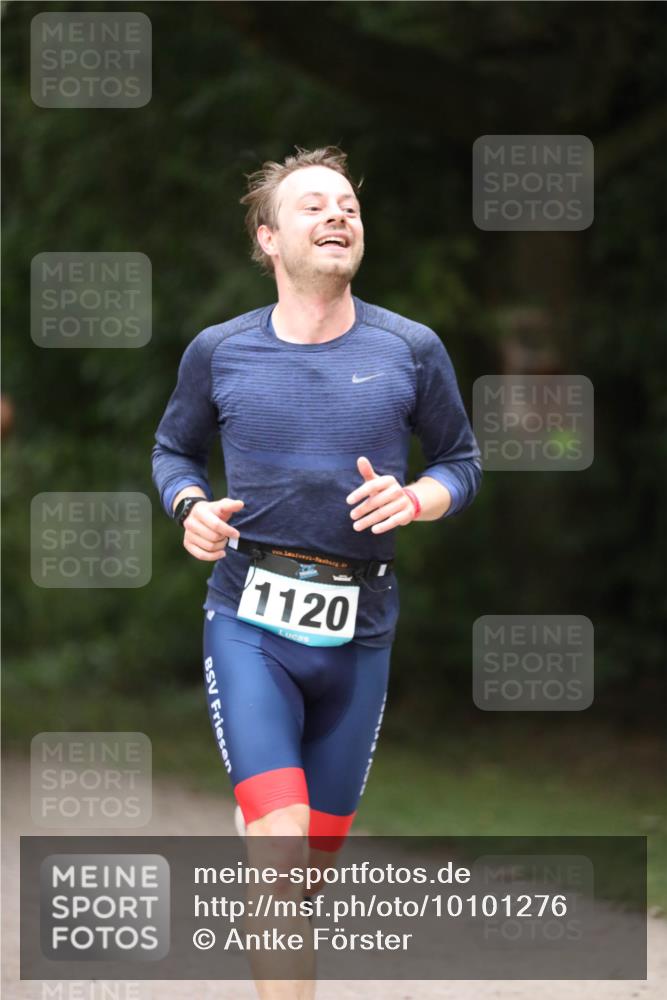 30.08.2026 - Elbe Triathlon Hamburg Antke Förster http://msf.ph/oto/10101276 30.08.2026 11:14:21 Laufen 1120 meine-sportfotos.de