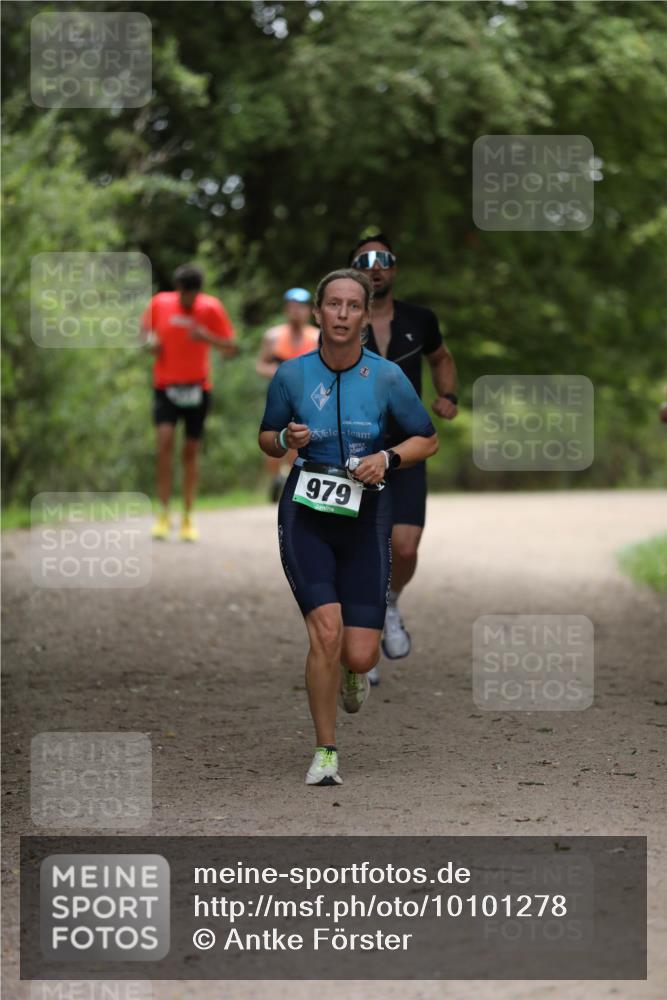 30.08.2026 - Elbe Triathlon Hamburg Antke Förster http://msf.ph/oto/10101278 30.08.2026 11:14:23 Laufen 979 meine-sportfotos.de