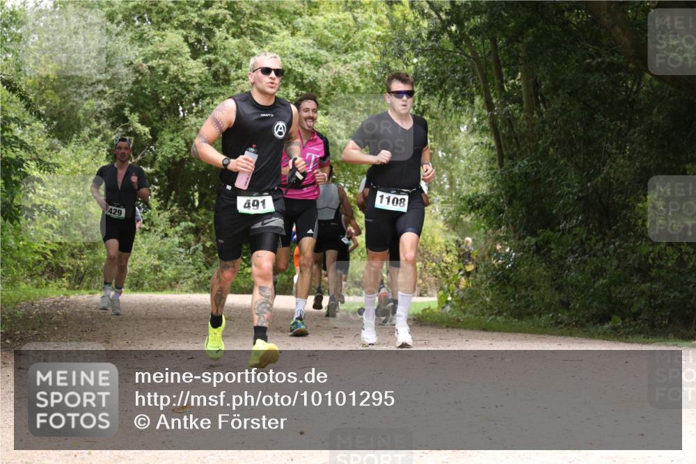 30.08.2026 - Elbe Triathlon Hamburg Antke Förster http://msf.ph/oto/10101295 30.08.2026 11:17:50 Laufen 429, 491, 1108 meine-sportfotos.de