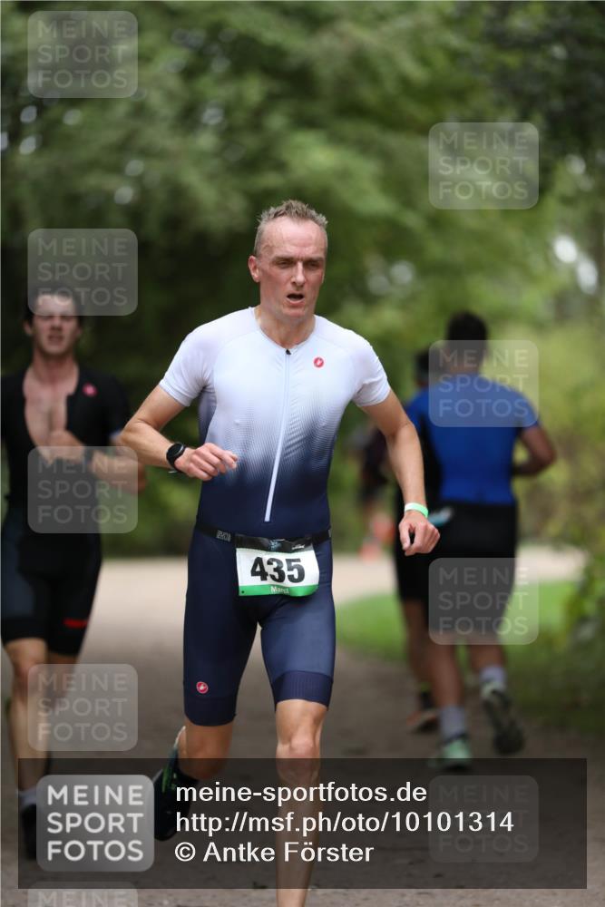 30.08.2026 - Elbe Triathlon Hamburg Antke Förster http://msf.ph/oto/10101314 30.08.2026 11:14:52 Laufen 280, 435 meine-sportfotos.de