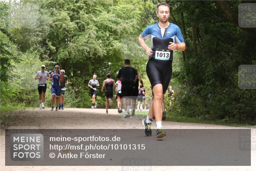 30.08.2026 - Elbe Triathlon Hamburg Antke Förster http://msf.ph/oto/10101315 30.08.2026 11:18:08 Laufen 606, 1013 meine-sportfotos.de