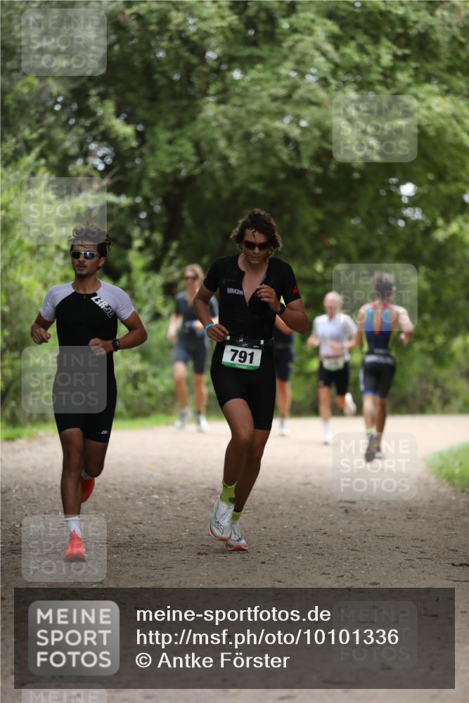 30.08.2026 - Elbe Triathlon Hamburg Antke Förster http://msf.ph/oto/10101336 30.08.2026 11:15:03 Laufen 3, 791 meine-sportfotos.de