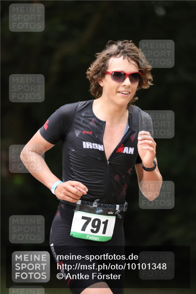 30.08.2026 - Elbe Triathlon Hamburg Antke Förster http://msf.ph/oto/10101348 30.08.2026 11:15:06 Laufen 791 meine-sportfotos.de