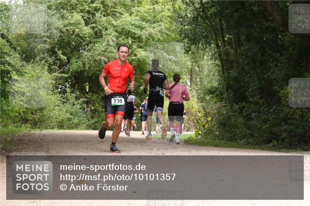 30.08.2026 - Elbe Triathlon Hamburg Antke Förster http://msf.ph/oto/10101357 30.08.2026 11:18:30 Laufen 735, 12 meine-sportfotos.de