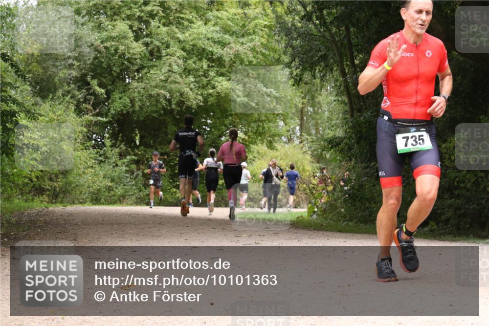 30.08.2026 - Elbe Triathlon Hamburg Antke Förster http://msf.ph/oto/10101363 30.08.2026 11:18:32 Laufen 735 meine-sportfotos.de