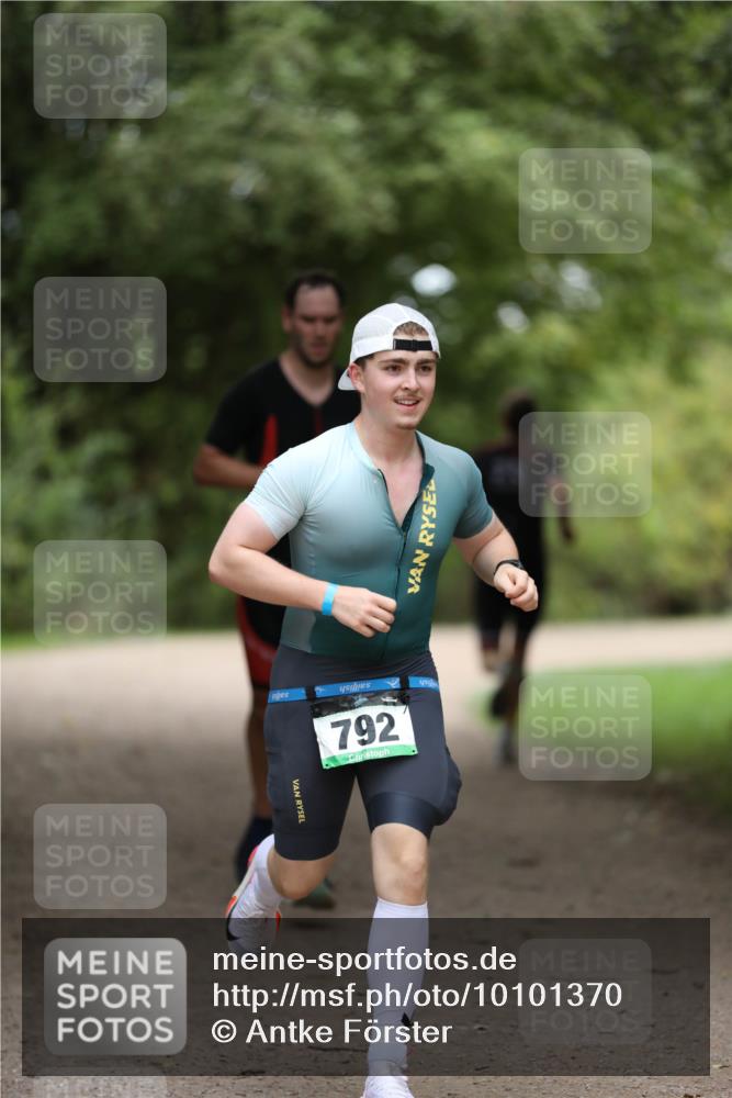 30.08.2026 - Elbe Triathlon Hamburg Antke Förster http://msf.ph/oto/10101370 30.08.2026 11:15:20 Laufen 792 meine-sportfotos.de