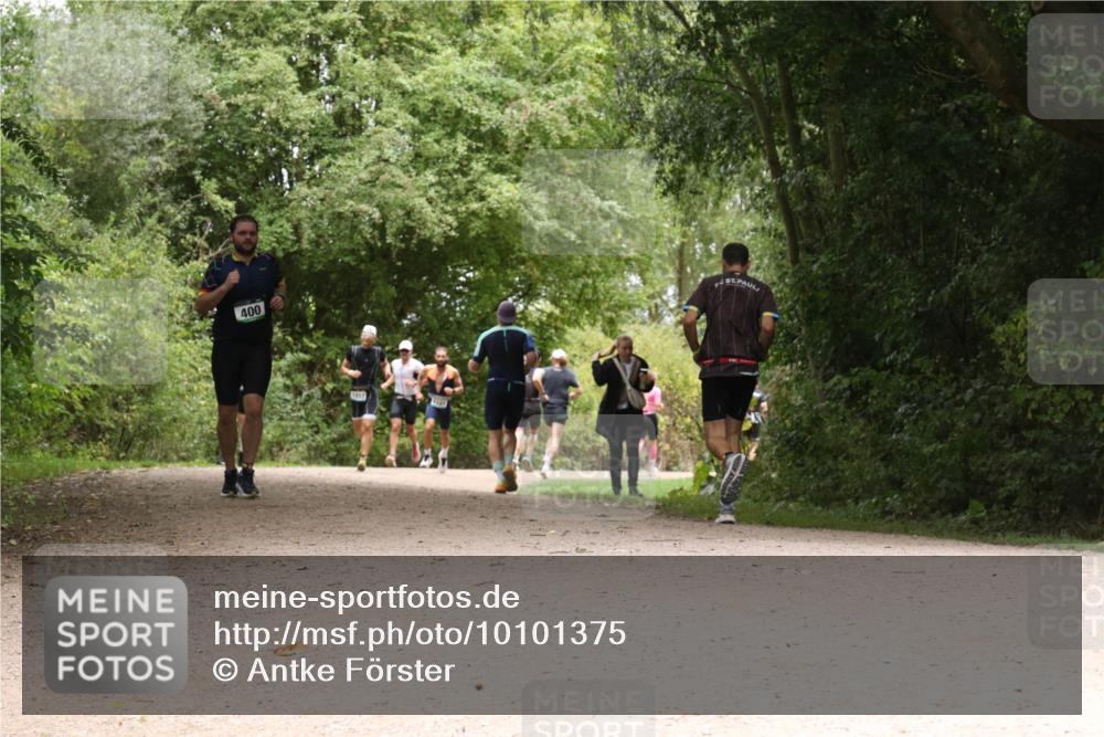 30.08.2026 - Elbe Triathlon Hamburg Antke Förster http://msf.ph/oto/10101375 30.08.2026 11:18:42 Laufen 400, 1212 meine-sportfotos.de