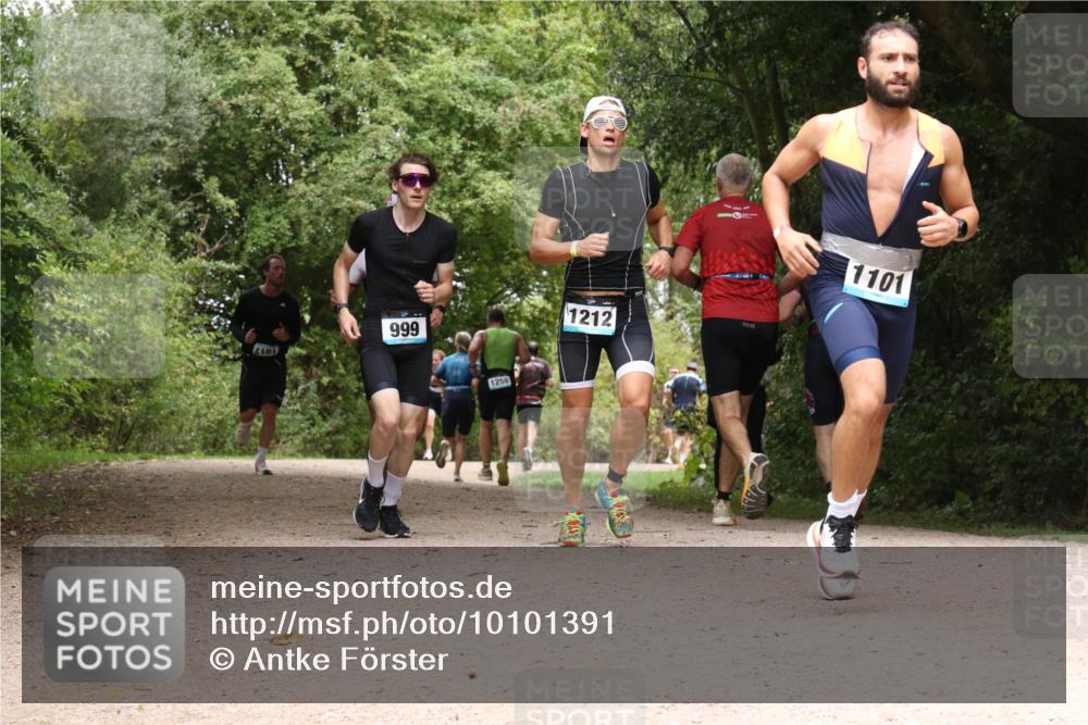 30.08.2026 - Elbe Triathlon Hamburg Antke Förster http://msf.ph/oto/10101391 30.08.2026 11:18:49 Laufen 2101, 999, 1258, 1212, 1101 meine-sportfotos.de