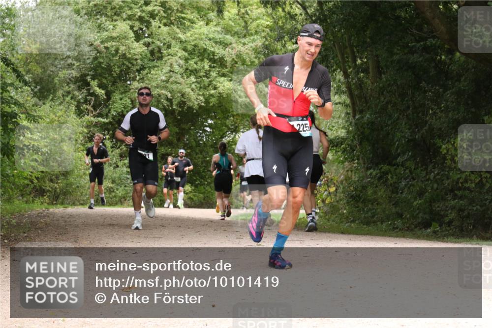30.08.2026 - Elbe Triathlon Hamburg Antke Förster http://msf.ph/oto/10101419 30.08.2026 11:19:03 Laufen 225 meine-sportfotos.de