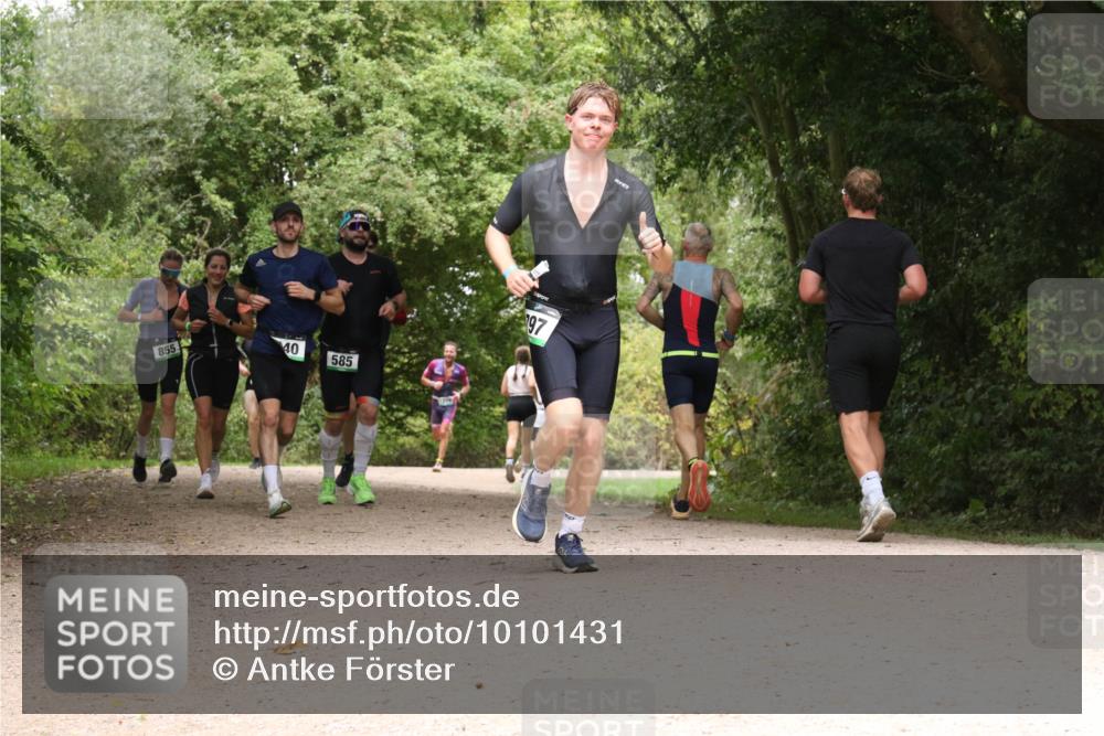 30.08.2026 - Elbe Triathlon Hamburg Antke Förster http://msf.ph/oto/10101431 30.08.2026 11:19:11 Laufen 855, 40, 585, 197 meine-sportfotos.de