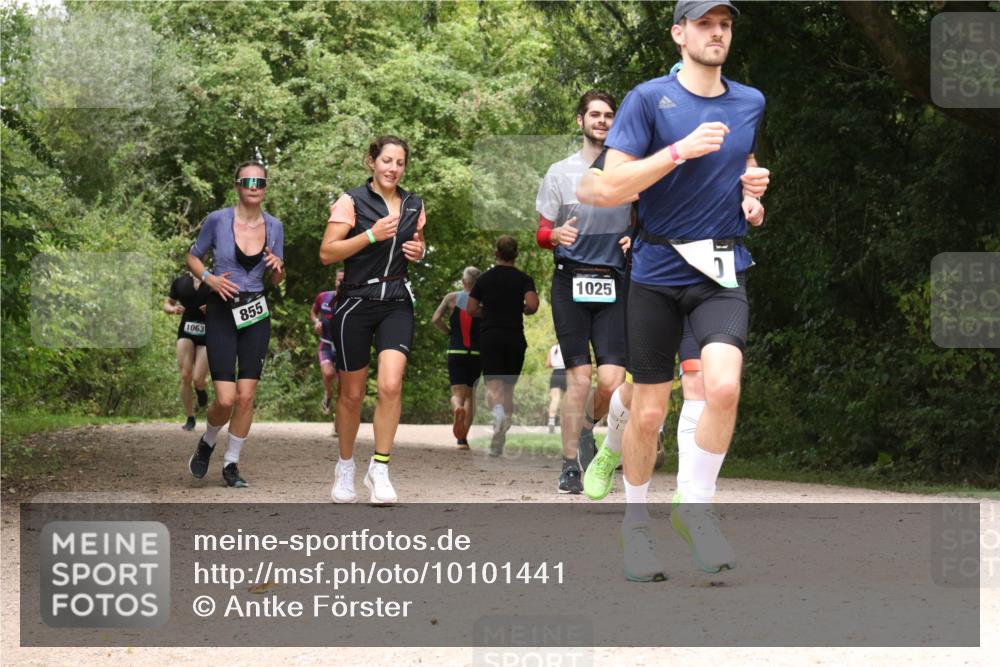 30.08.2026 - Elbe Triathlon Hamburg Antke Förster http://msf.ph/oto/10101441 30.08.2026 11:19:14 Laufen 1063, 855, 1025, 0 meine-sportfotos.de