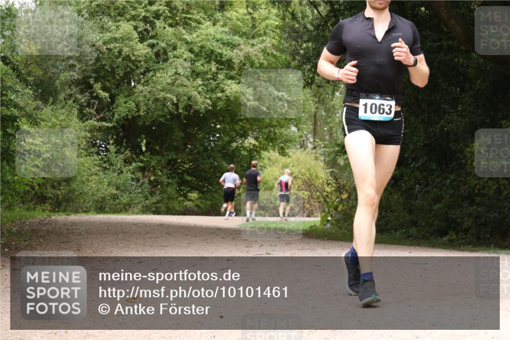 30.08.2026 - Elbe Triathlon Hamburg Antke Förster http://msf.ph/oto/10101461 30.08.2026 11:19:22 Laufen 1063 meine-sportfotos.de