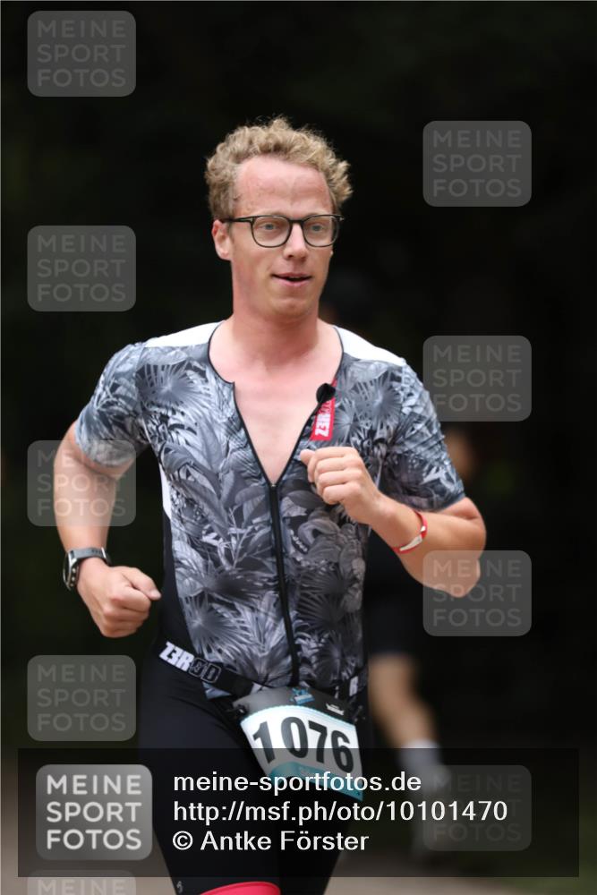 30.08.2026 - Elbe Triathlon Hamburg Antke Förster http://msf.ph/oto/10101470 30.08.2026 11:16:29 Laufen 3, 1076 meine-sportfotos.de