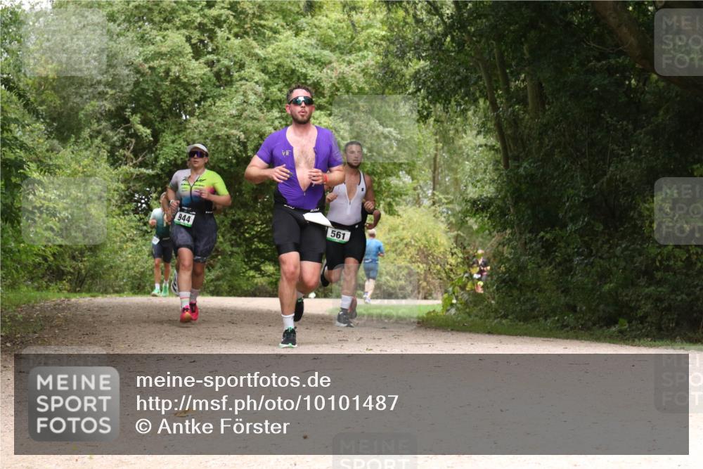 30.08.2026 - Elbe Triathlon Hamburg Antke Förster http://msf.ph/oto/10101487 30.08.2026 11:19:48 Laufen 944, 561 meine-sportfotos.de