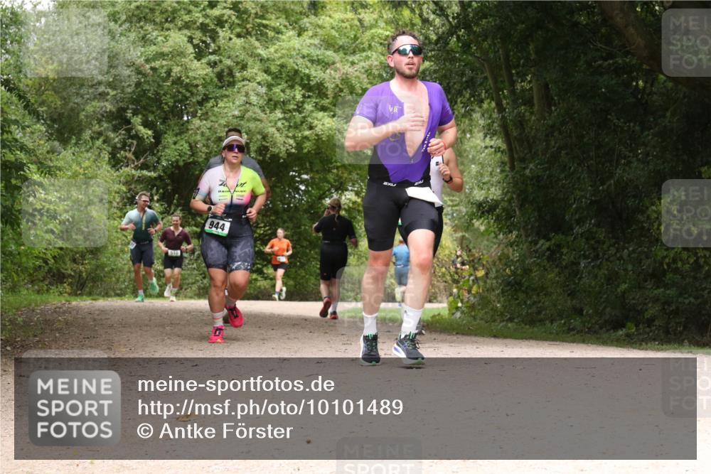 30.08.2026 - Elbe Triathlon Hamburg Antke Förster http://msf.ph/oto/10101489 30.08.2026 11:19:49 Laufen 510, 944 meine-sportfotos.de