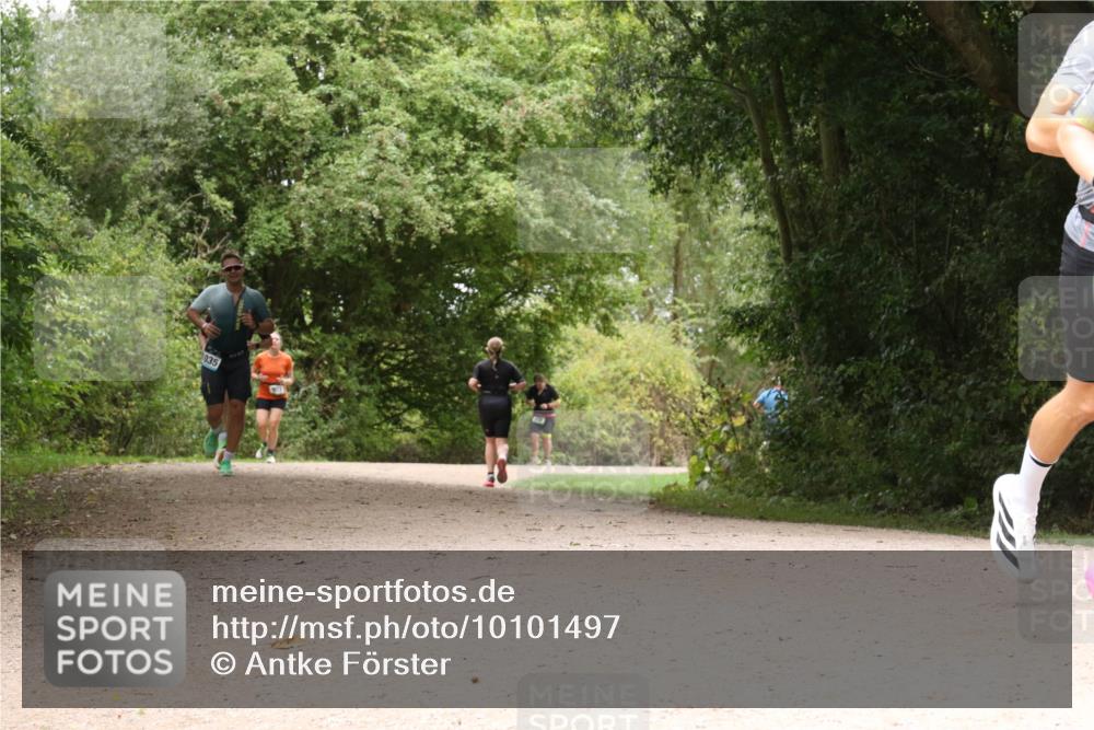 30.08.2026 - Elbe Triathlon Hamburg Antke Förster http://msf.ph/oto/10101497 30.08.2026 11:19:52 Laufen 035 meine-sportfotos.de