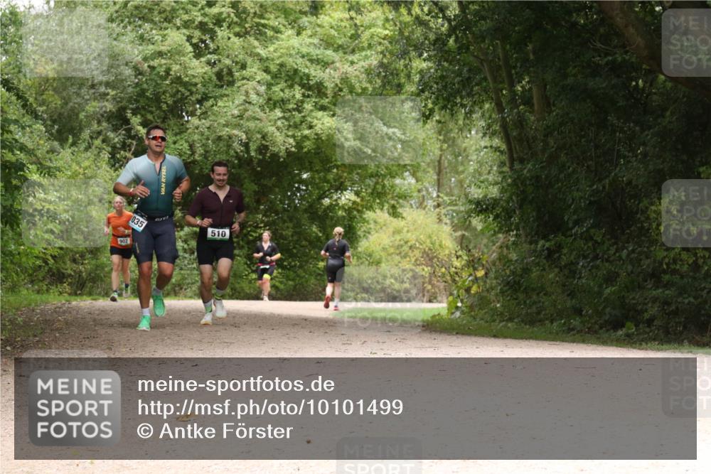 30.08.2026 - Elbe Triathlon Hamburg Antke Förster http://msf.ph/oto/10101499 30.08.2026 11:19:55 Laufen 902, 510 meine-sportfotos.de