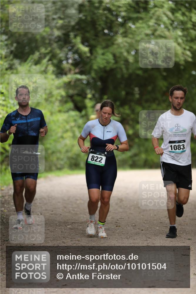 30.08.2026 - Elbe Triathlon Hamburg Antke Förster http://msf.ph/oto/10101504 30.08.2026 11:16:49 Laufen 822, 2011, 30, 1083 meine-sportfotos.de