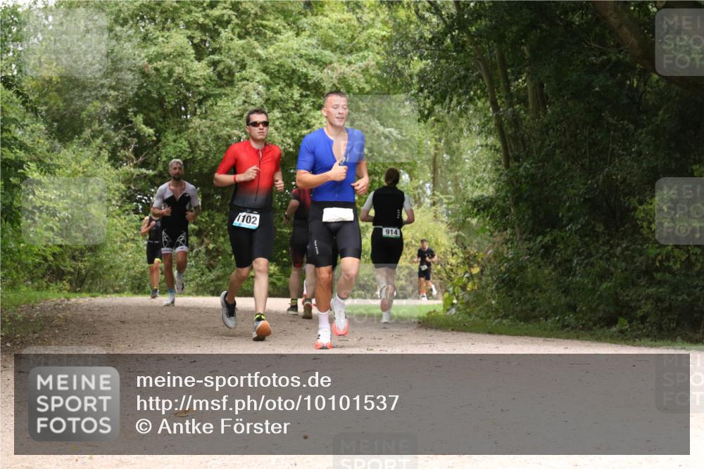 30.08.2026 - Elbe Triathlon Hamburg Antke Förster http://msf.ph/oto/10101537 30.08.2026 11:20:16 Laufen 1102, 914 meine-sportfotos.de