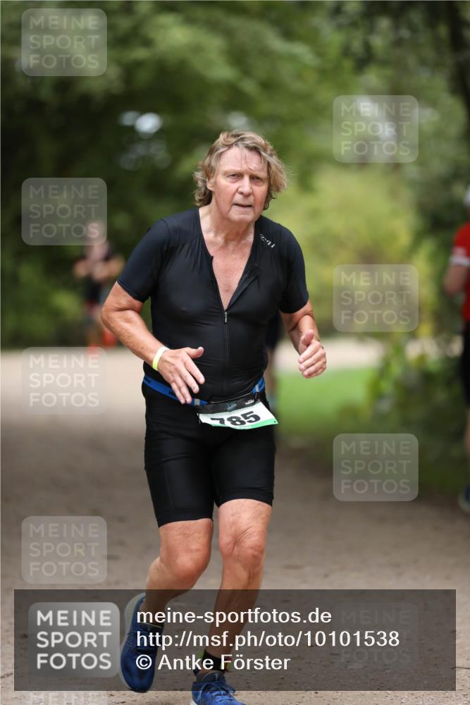 30.08.2026 - Elbe Triathlon Hamburg Antke Förster http://msf.ph/oto/10101538 30.08.2026 11:17:05 Laufen 785 meine-sportfotos.de