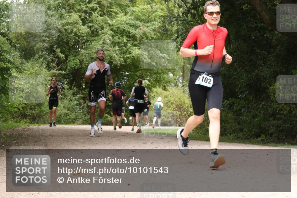 30.08.2026 - Elbe Triathlon Hamburg Antke Förster http://msf.ph/oto/10101543 30.08.2026 11:20:18 Laufen 914, 1102 meine-sportfotos.de