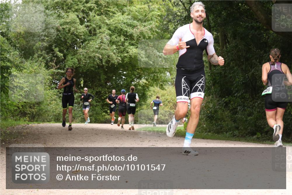 30.08.2026 - Elbe Triathlon Hamburg Antke Förster http://msf.ph/oto/10101547 30.08.2026 11:20:20 Laufen 914, 20 meine-sportfotos.de