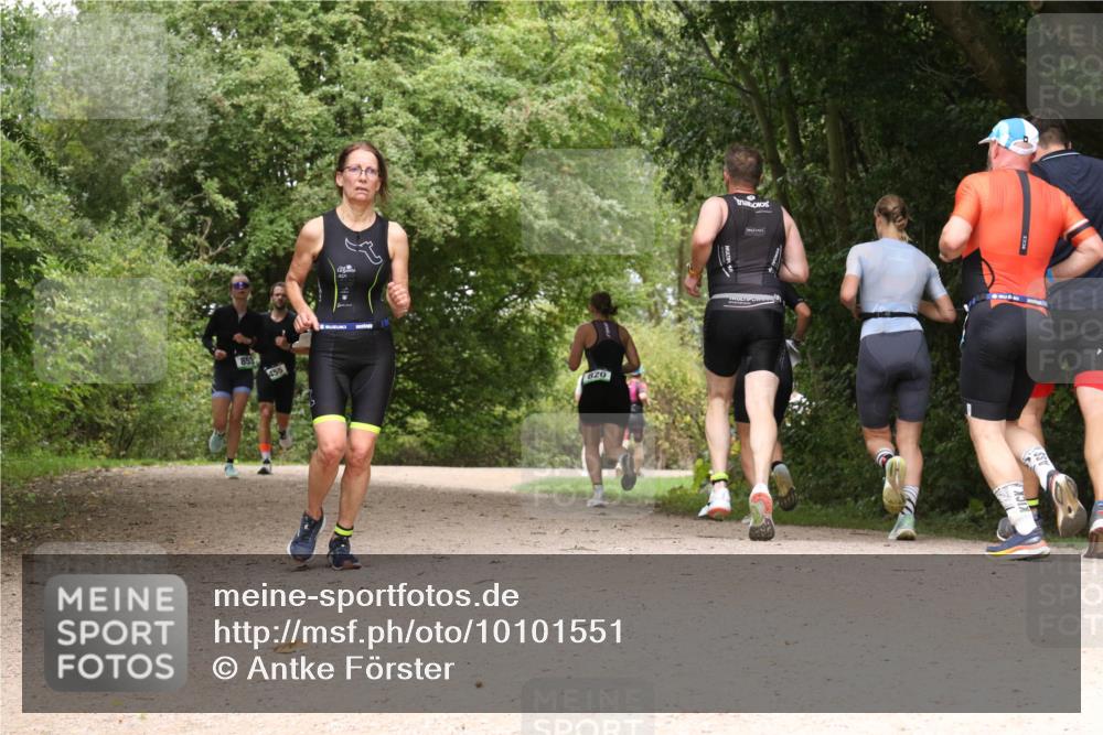 30.08.2026 - Elbe Triathlon Hamburg Antke Förster http://msf.ph/oto/10101551 30.08.2026 11:20:24 Laufen 853, 455, 820 meine-sportfotos.de