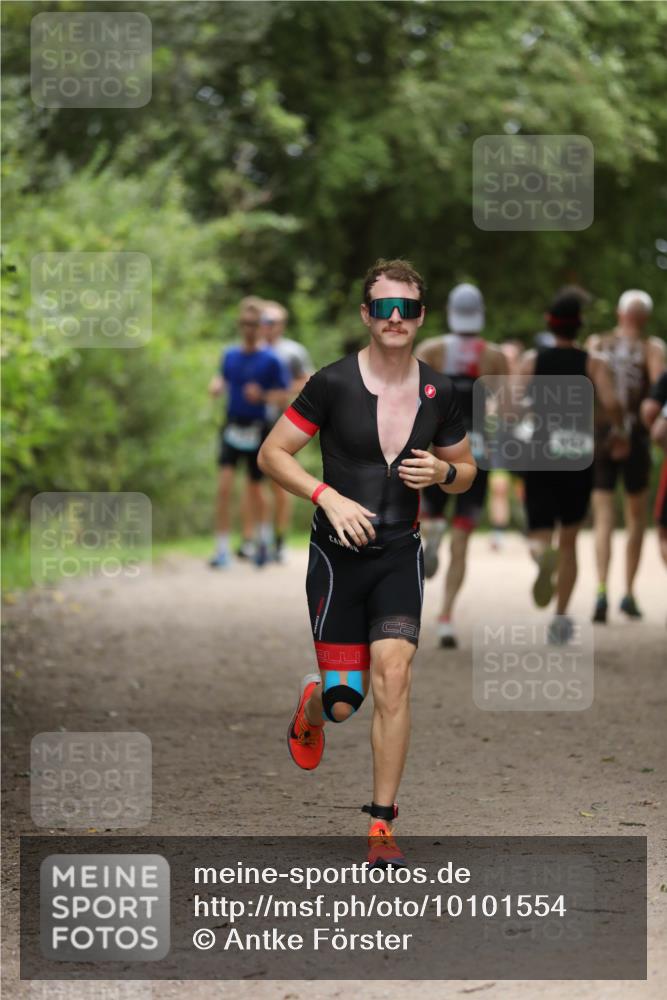 30.08.2026 - Elbe Triathlon Hamburg Antke Förster http://msf.ph/oto/10101554 30.08.2026 11:17:15 Laufen 2017 meine-sportfotos.de