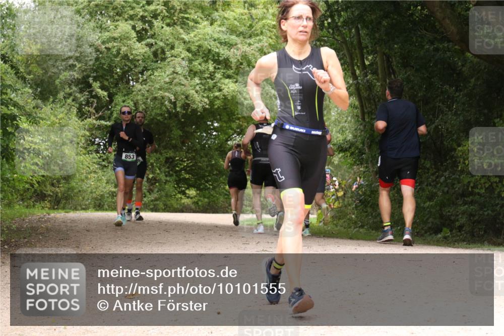30.08.2026 - Elbe Triathlon Hamburg Antke Förster http://msf.ph/oto/10101555 30.08.2026 11:20:26 Laufen 853, 2 meine-sportfotos.de