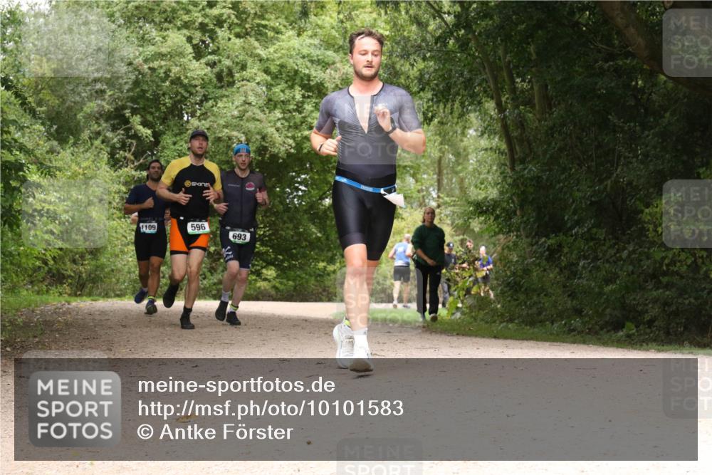 30.08.2026 - Elbe Triathlon Hamburg Antke Förster http://msf.ph/oto/10101583 30.08.2026 11:20:48 Laufen 1109, 596, 693 meine-sportfotos.de