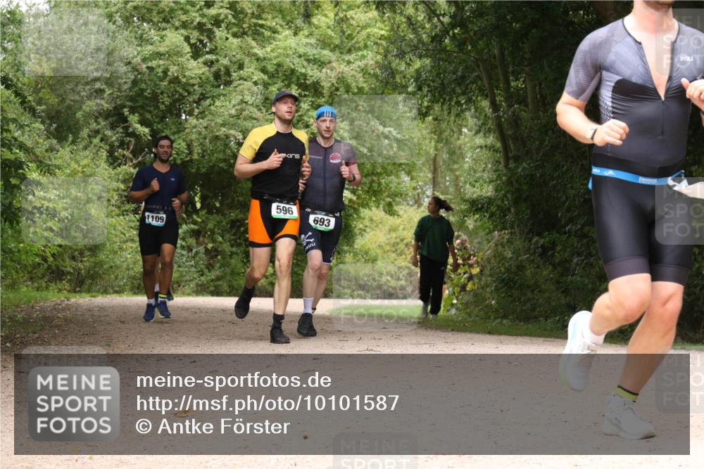 30.08.2026 - Elbe Triathlon Hamburg Antke Förster http://msf.ph/oto/10101587 30.08.2026 11:20:50 Laufen 596, 1109, 693 meine-sportfotos.de