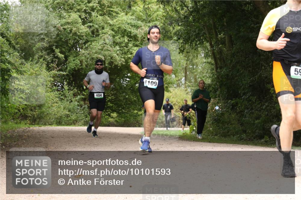 30.08.2026 - Elbe Triathlon Hamburg Antke Förster http://msf.ph/oto/10101593 30.08.2026 11:20:52 Laufen 404, 109, 59 meine-sportfotos.de
