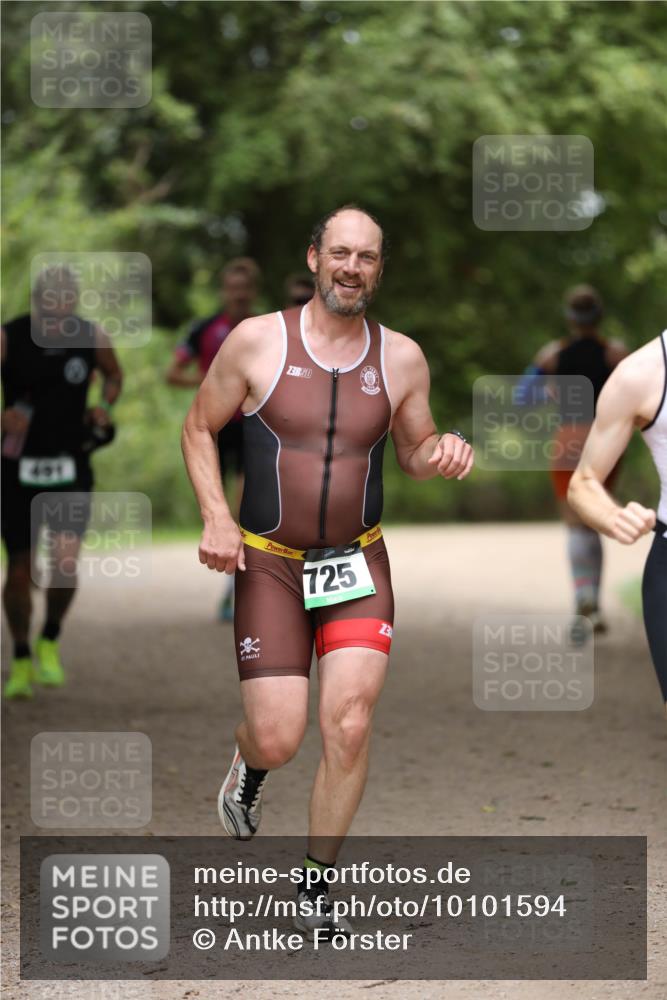 30.08.2026 - Elbe Triathlon Hamburg Antke Förster http://msf.ph/oto/10101594 30.08.2026 11:17:48 Laufen 401, 3, 725 meine-sportfotos.de