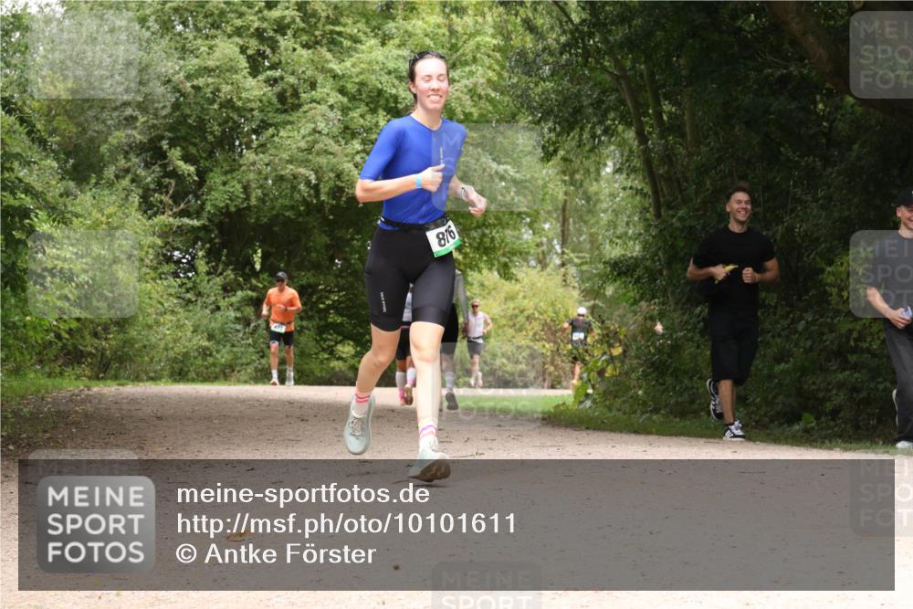 30.08.2026 - Elbe Triathlon Hamburg Antke Förster http://msf.ph/oto/10101611 30.08.2026 11:21:07 Laufen 876 meine-sportfotos.de