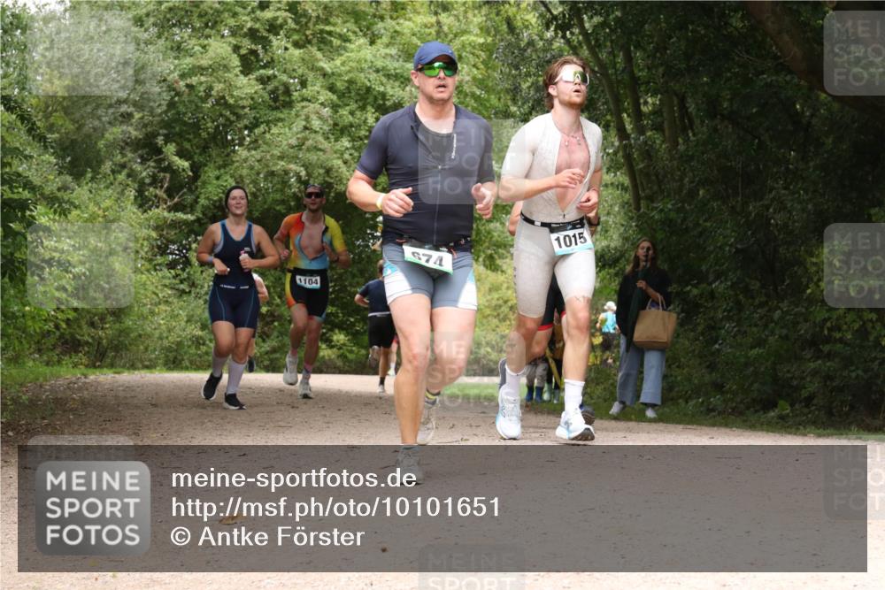 30.08.2026 - Elbe Triathlon Hamburg Antke Förster http://msf.ph/oto/10101651 30.08.2026 11:21:31 Laufen 1104, 674, 1015 meine-sportfotos.de