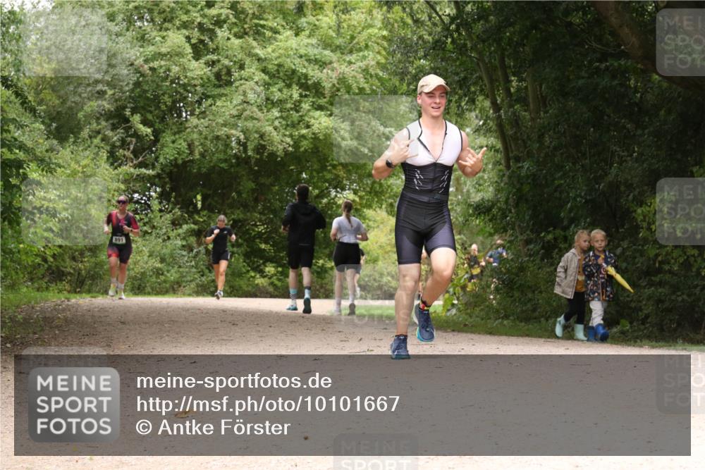 30.08.2026 - Elbe Triathlon Hamburg Antke Förster http://msf.ph/oto/10101667 30.08.2026 11:21:38 Laufen 891 meine-sportfotos.de