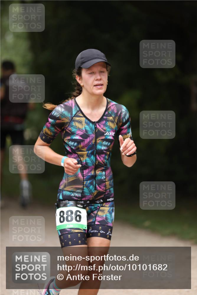 30.08.2026 - Elbe Triathlon Hamburg Antke Förster http://msf.ph/oto/10101682 30.08.2026 11:18:42 Laufen 886 meine-sportfotos.de