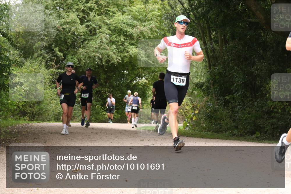 30.08.2026 - Elbe Triathlon Hamburg Antke Förster http://msf.ph/oto/10101691 30.08.2026 11:21:50 Laufen 734, 404, 1138 meine-sportfotos.de