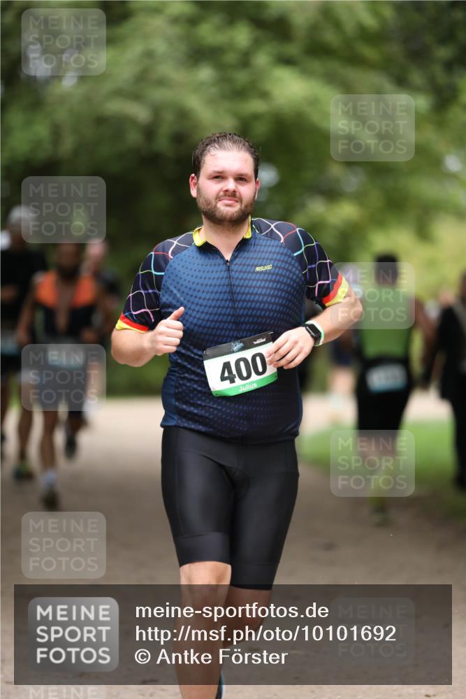30.08.2026 - Elbe Triathlon Hamburg Antke Förster http://msf.ph/oto/10101692 30.08.2026 11:18:47 Laufen 400 meine-sportfotos.de