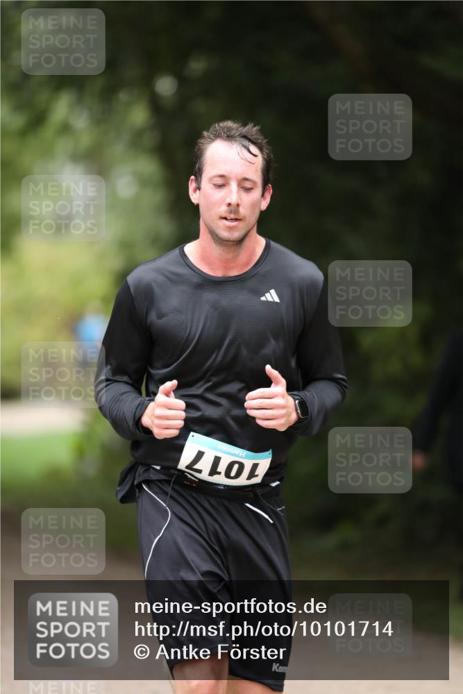 30.08.2026 - Elbe Triathlon Hamburg Antke Förster http://msf.ph/oto/10101714 30.08.2026 11:18:55 Laufen 1017 meine-sportfotos.de